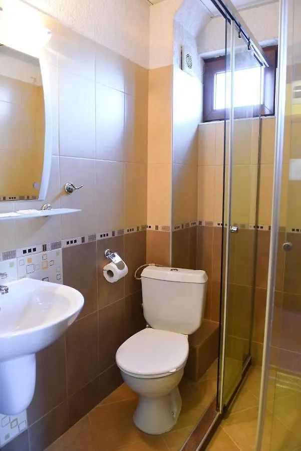 Family Hotel Lazur 반스코