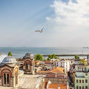 κάντε κράτηση εδώ