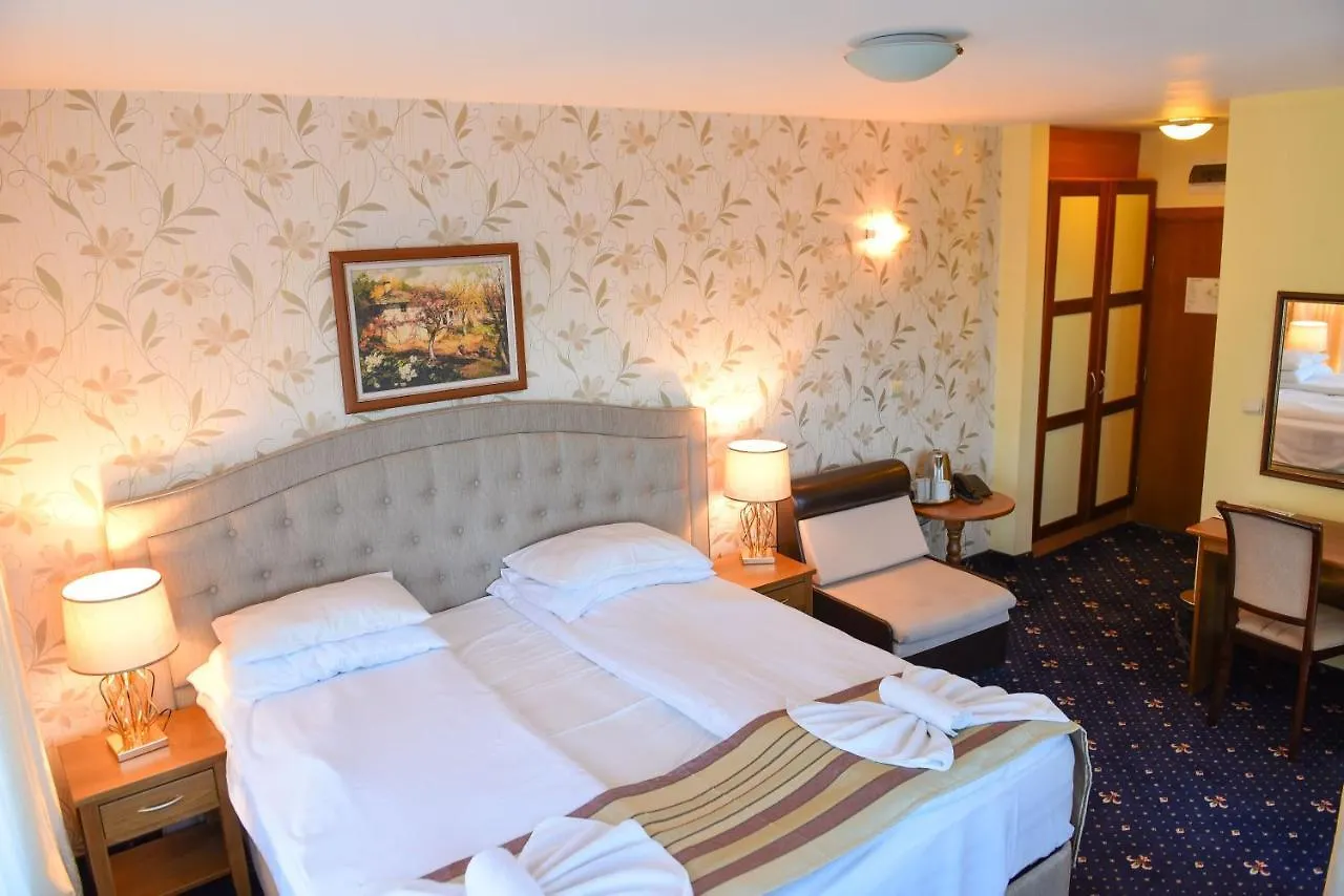 Family Hotel Lazur Bansko 3*,  Bulgaria